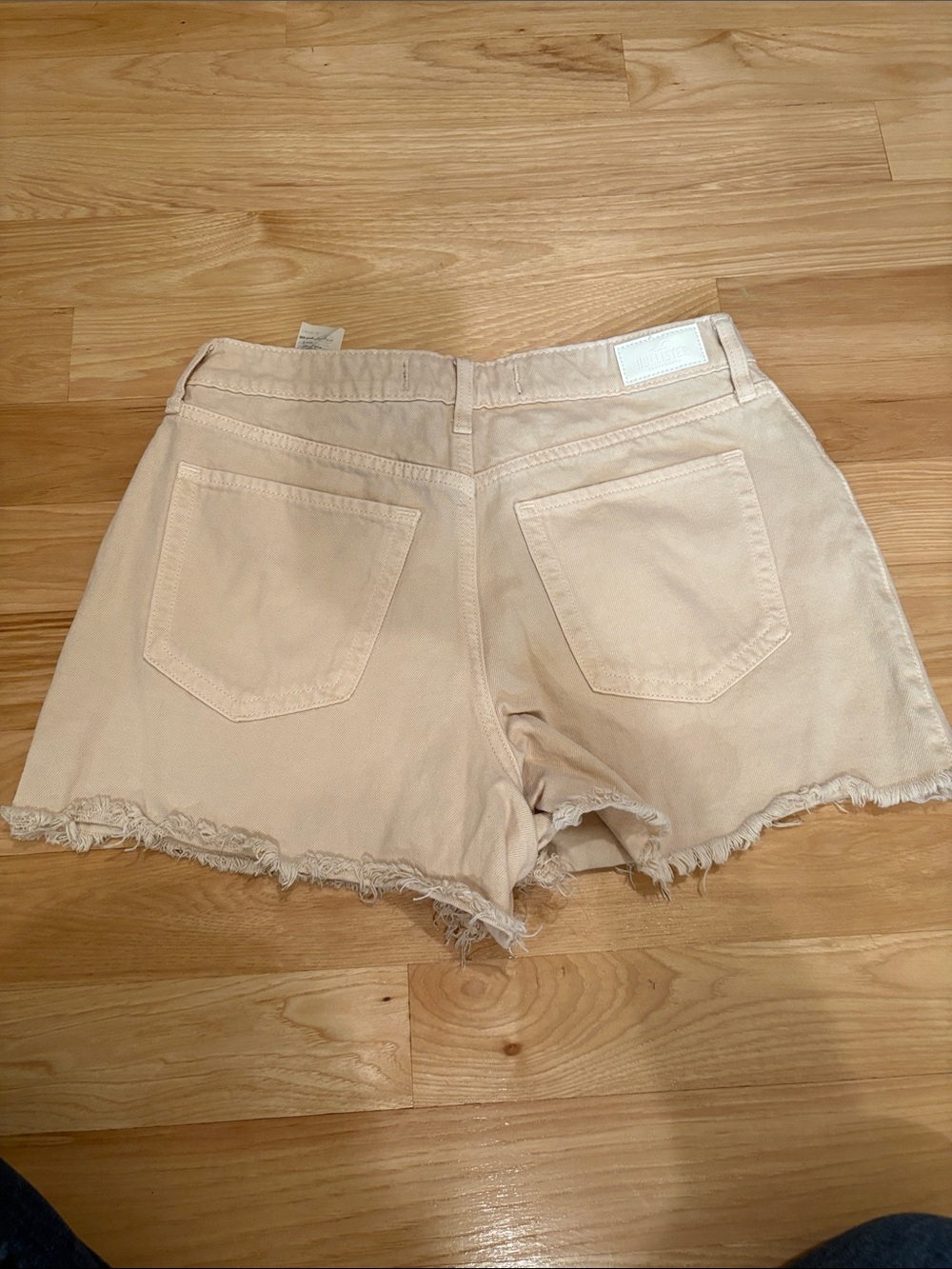 Hollister Cream Frayed-Hem Denim Shorts - Picture 4 of 4